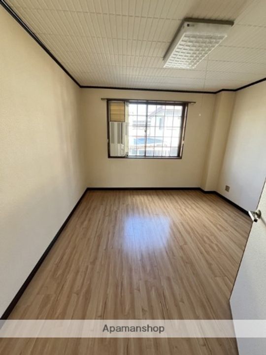 ロイヤルハイツ山岡202の内装