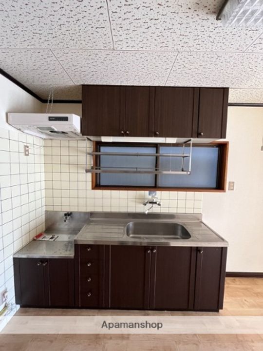 ロイヤルハイツ山岡202のキッチン