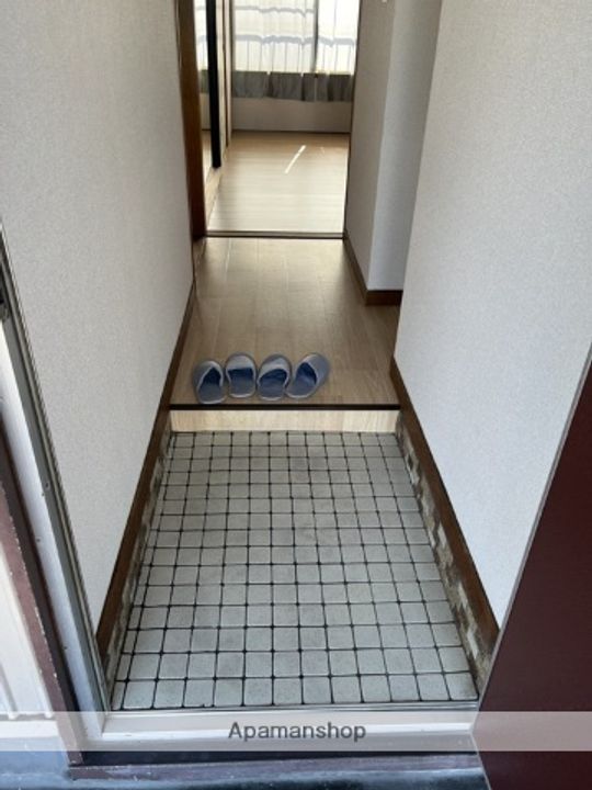 泉ハイツ203の玄関