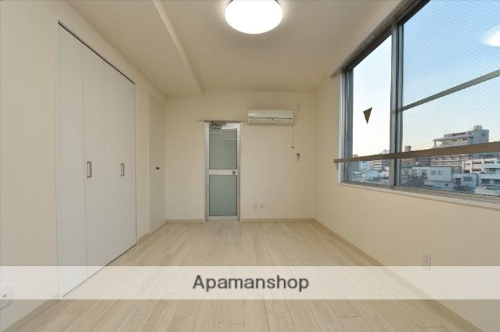町田ビル402の居間