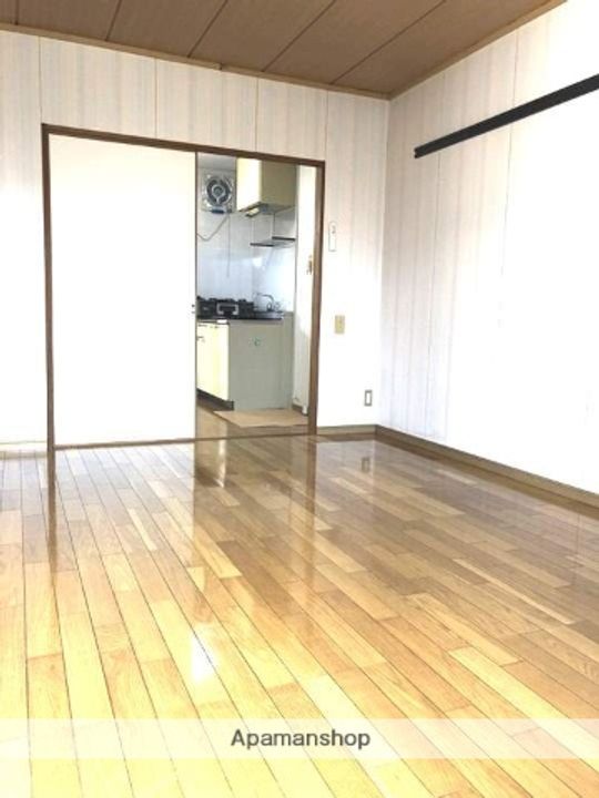 コーポ高本206の居間