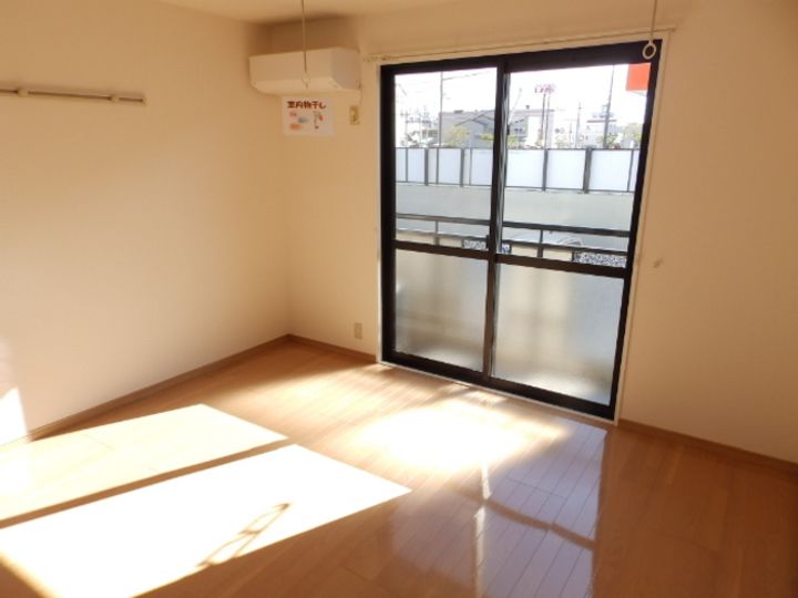 KANADA B棟の内装