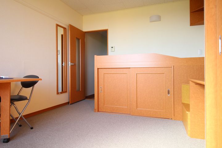 レオパレスサーブ205の居間