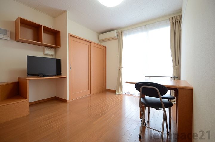 レオパレス十津102の居間