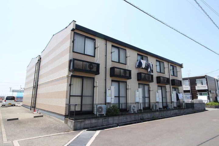 レオパレスグリーンパルのいちⅡ204の外観