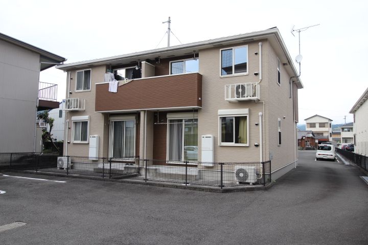 クリスタル Ⅱの外観