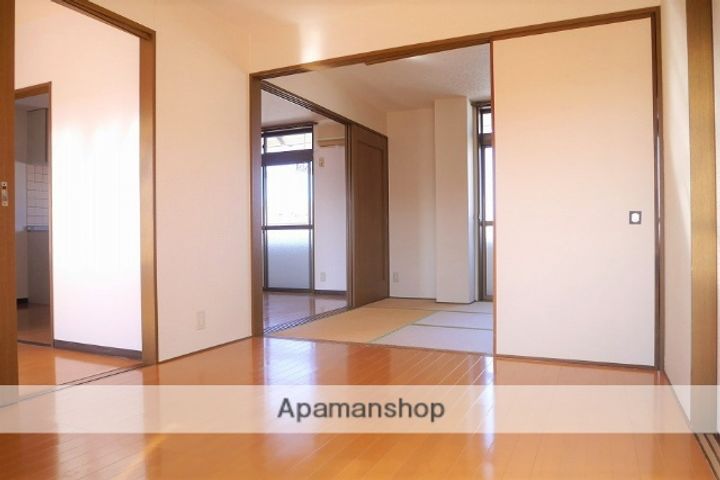 メゾン・ド・ケイ406の居間