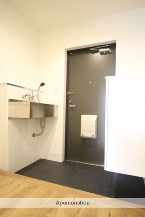 CHLORISマンション202の玄関