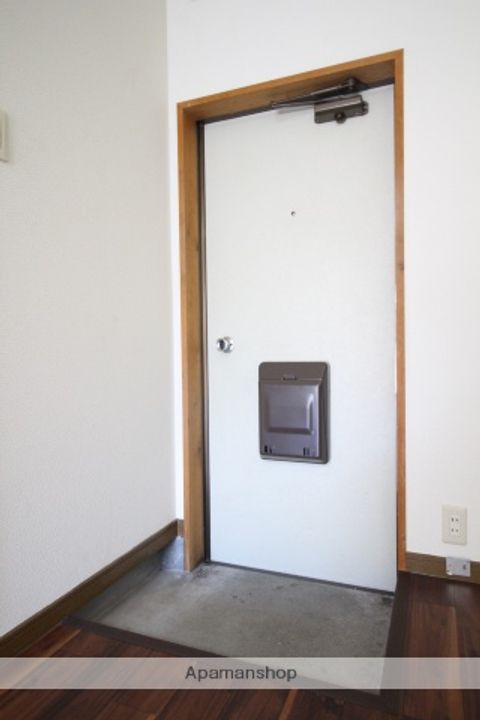 ハイツラベンダーの玄関