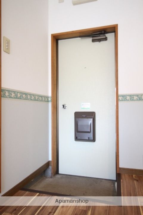 ハイツラベンダーの玄関
