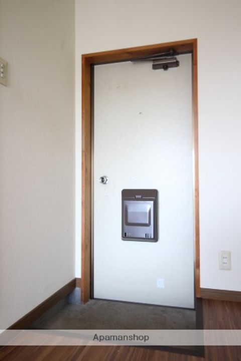 ハイツラベンダーの玄関