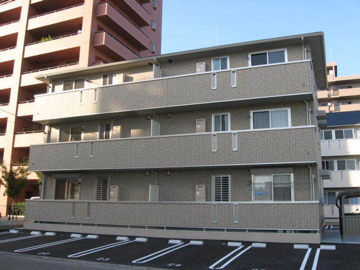 リビングタウン北川添 A棟の外観