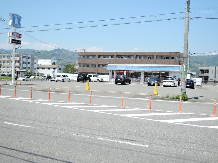 リビングタウン北川添 A棟の周辺