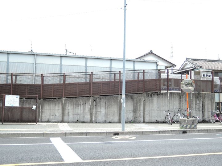 リビングタウン北川添 A棟の周辺