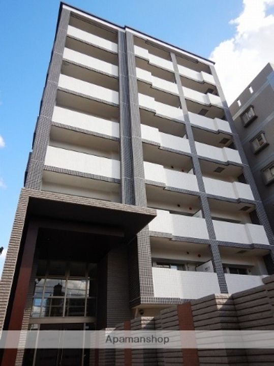 アソシアグロッツォ日赤通りの外観