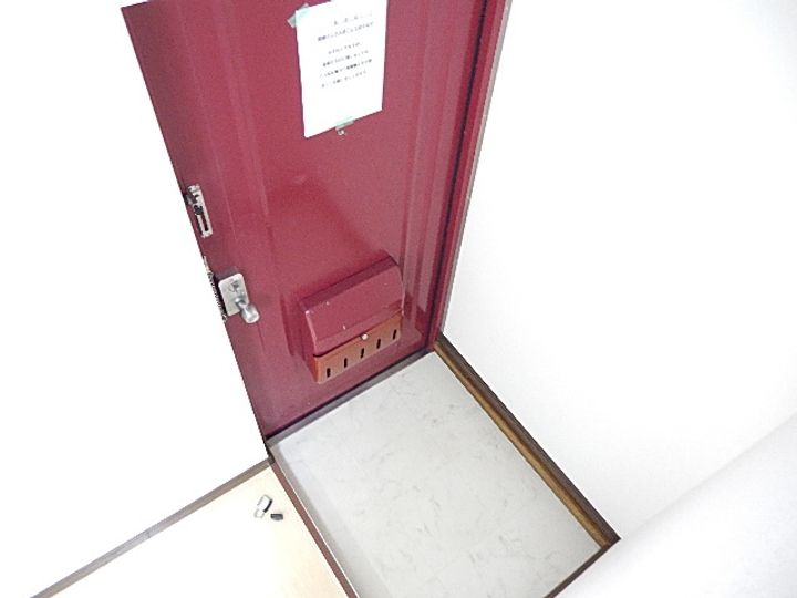 インペリアルヒルズ高宮の玄関