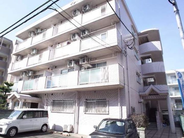 インペリアルヒルズ高宮の外観