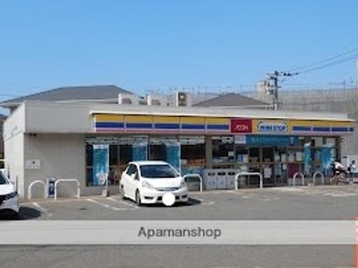 ラ・シック長丘の周辺