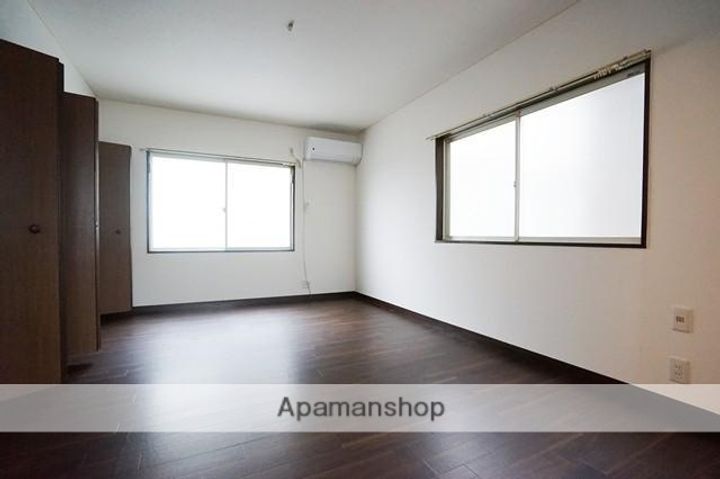 福岡県春日市須玖南2丁目の賃貸アパートの居間