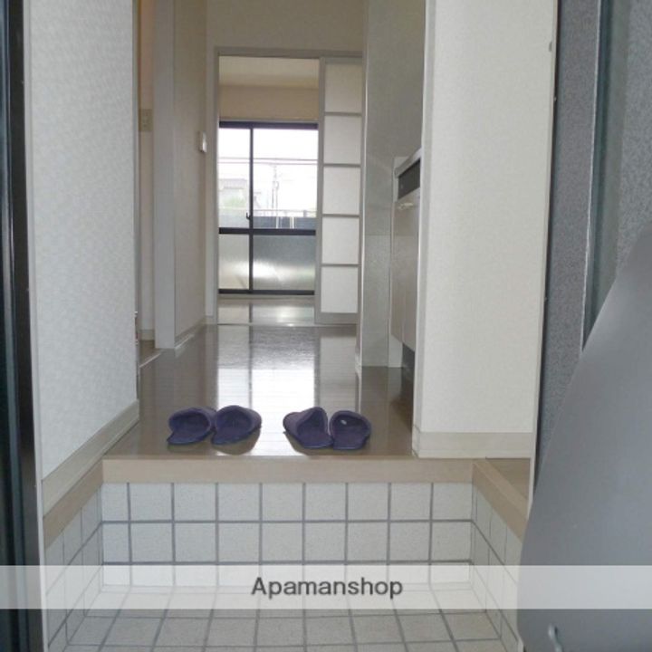 ハウゼ曙Aの玄関