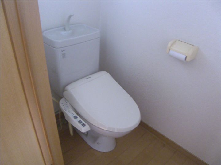 ひまわり荘の玄関