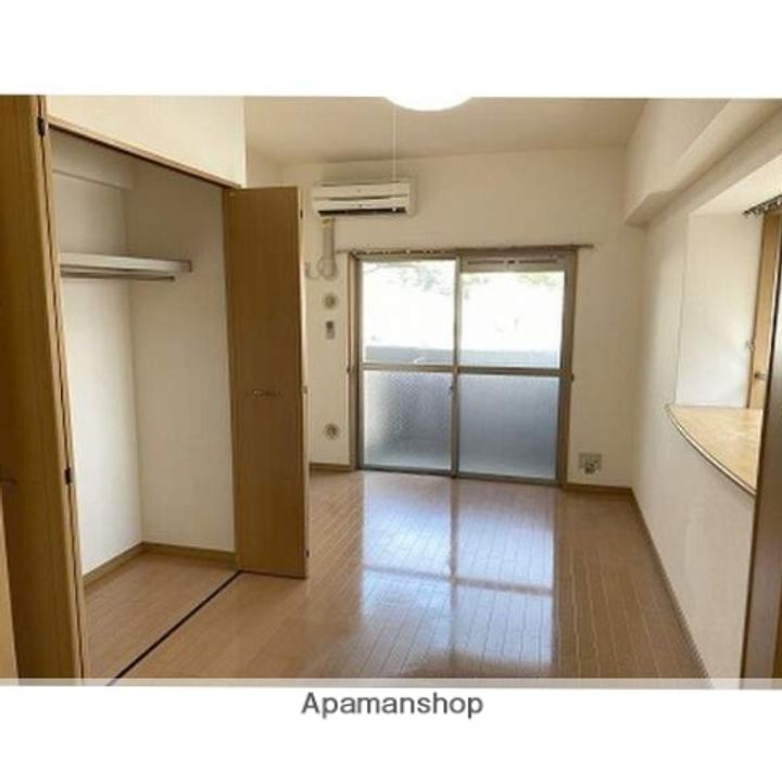 ウイングコート水城の居間