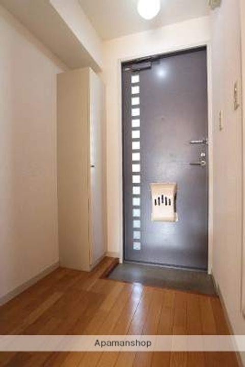 福岡県春日市須玖北5丁目の賃貸アパートの玄関