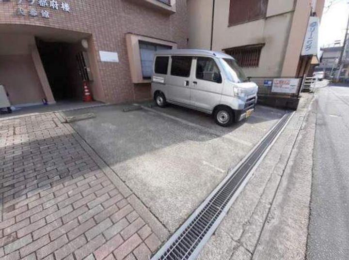 リーブラ都府楼弐番館の外観