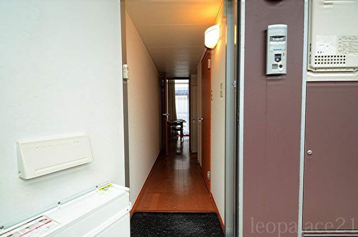 レオパレス月隈南の玄関