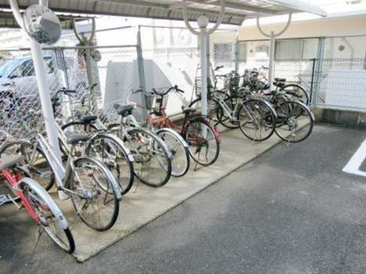 ハイネス那珂川の外観