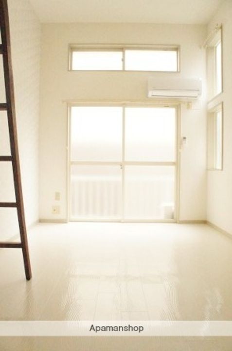 福岡県春日市下白水北1丁目の賃貸アパートの内装