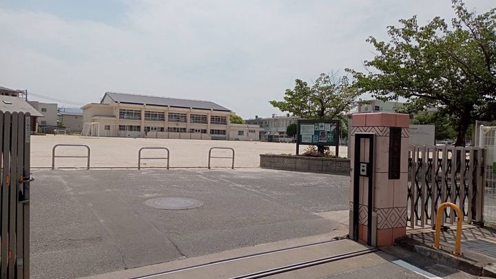 福岡県春日市弥生7丁目の賃貸アパートの周辺