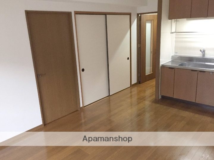 福岡県筑紫野市二日市南4丁目の賃貸マンションの居間