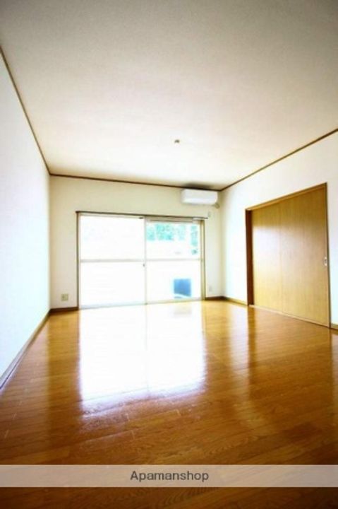 福岡県小郡市津古の賃貸アパートの内装