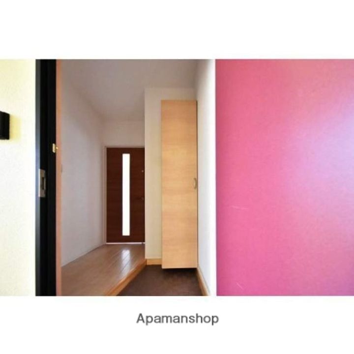 福岡県小郡市三沢の賃貸アパートの玄関