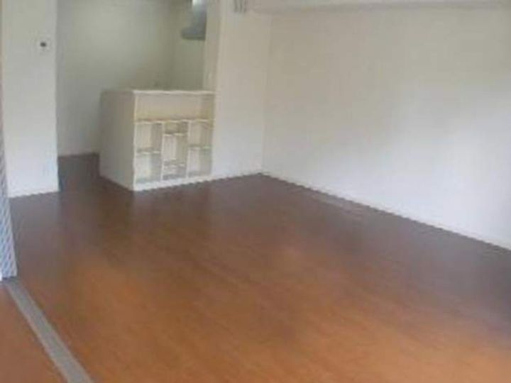 アベニュー筑紫の居間