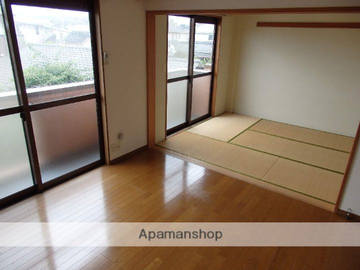 アゲル花見の内装