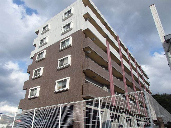 プリンセスティアラの外観