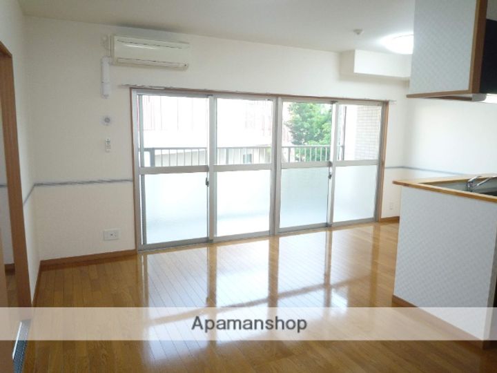 プラージュ花みずきの居間