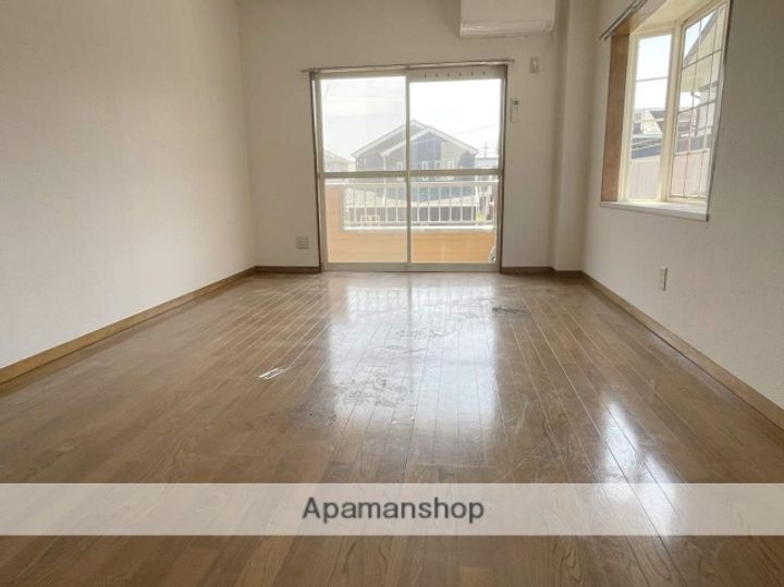 プレアール三苫Ⅱ212の居間