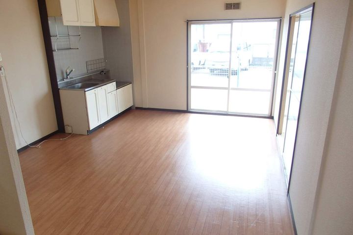 丸昭第2ビルの内装