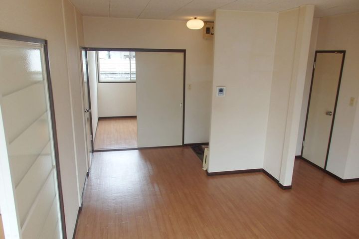 丸昭第2ビルの内装