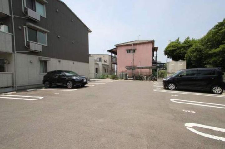 グランドヒル英302の外観