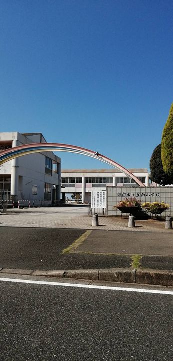 グローヴ・ヒルズの周辺