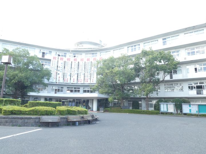 スクエア・Tの周辺