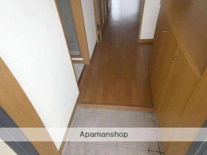 福岡県福岡市東区二又瀬新町の賃貸マンションの玄関