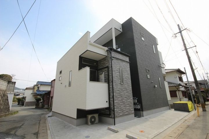 福岡県福岡市東区香椎駅東1丁目の賃貸アパートの外観