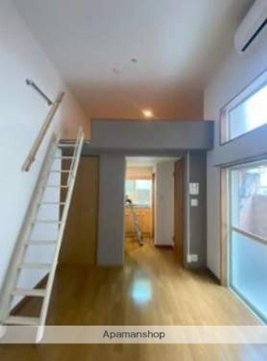 福岡県福岡市東区馬出1丁目の賃貸アパートの居間