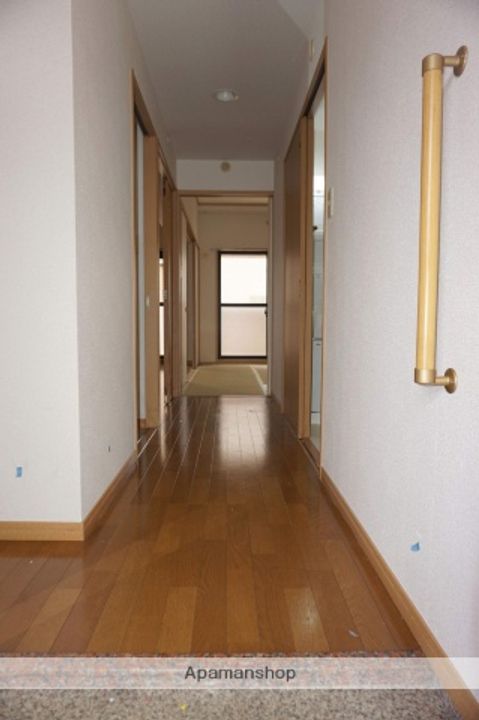 福岡県糟屋郡須惠町大字須惠の賃貸マンションの玄関