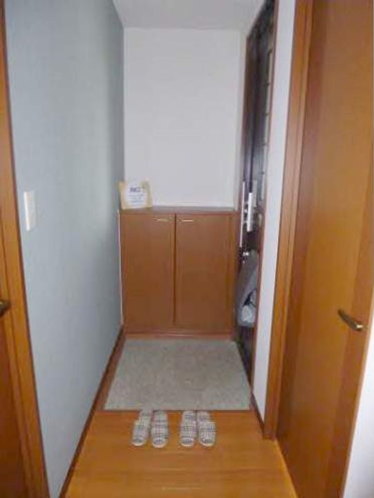 山茶花SUE A棟の玄関